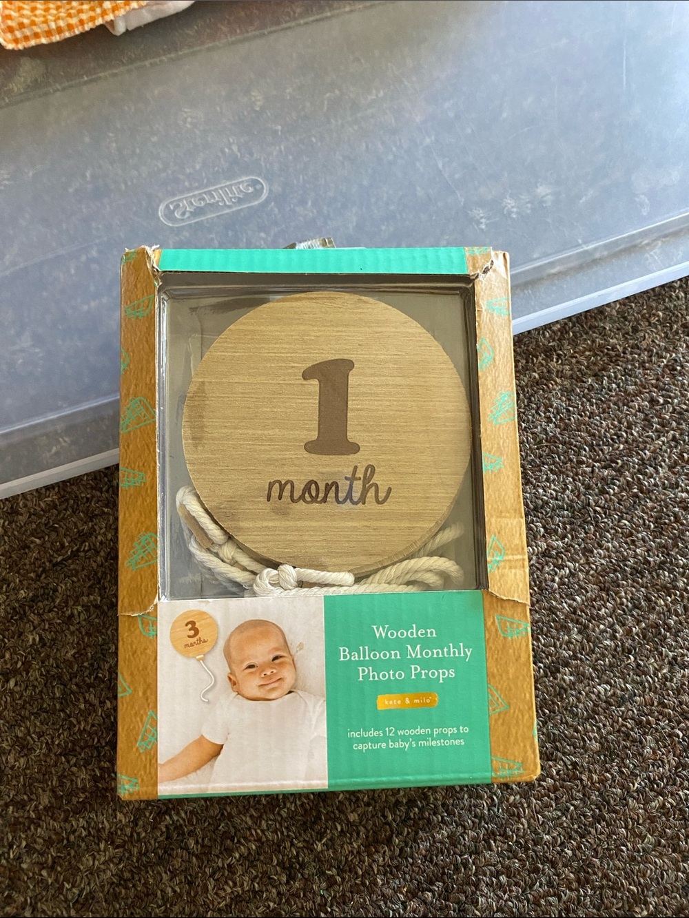 Neutral Beige Wooden 1 Month Photo Prop - Monthly Milestone Balloon